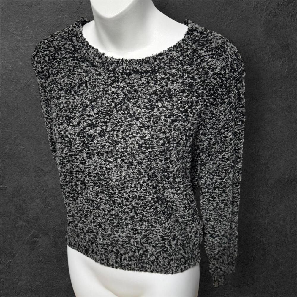 Divided H&M grey and black fuzzy knit cropped sweater, size‎ small